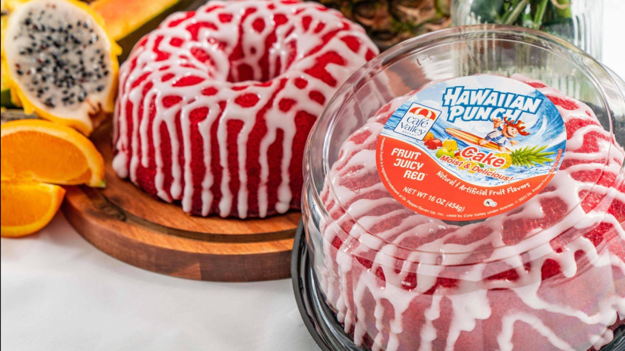 A Hawaiian Punch Cake is Coming and My Childhood is Calling