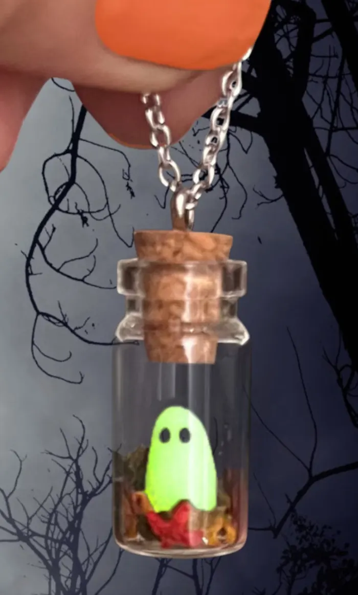 1pc/2pcs, Mini Cute Ghost Necklace, Halloween Glow-in-the-Dark Necklace, The Adopt A Pet Ghost Necklace, Little Ghost in A Vial Pendant Necklace