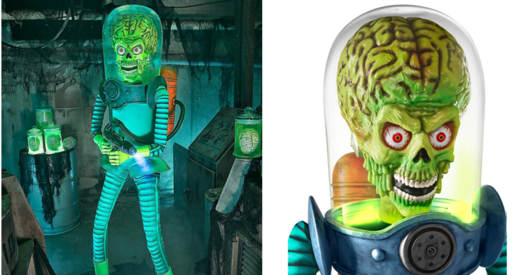 You Can Get a Life Size ‘Mars Attacks’ Martian Animatronic Just in Time for Halloween