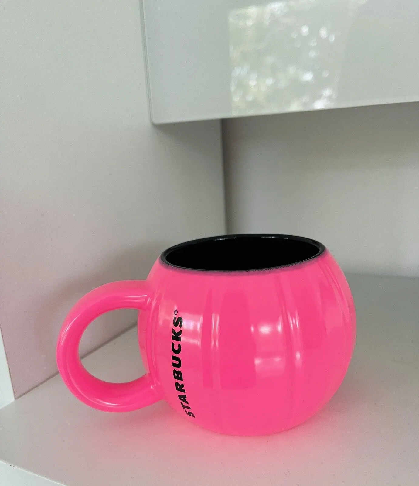 https://cdn.totallythebomb.com/wp-content/uploads/2023/08/starbucks-neon-pink-pumpkin-mug.jpeg.webp