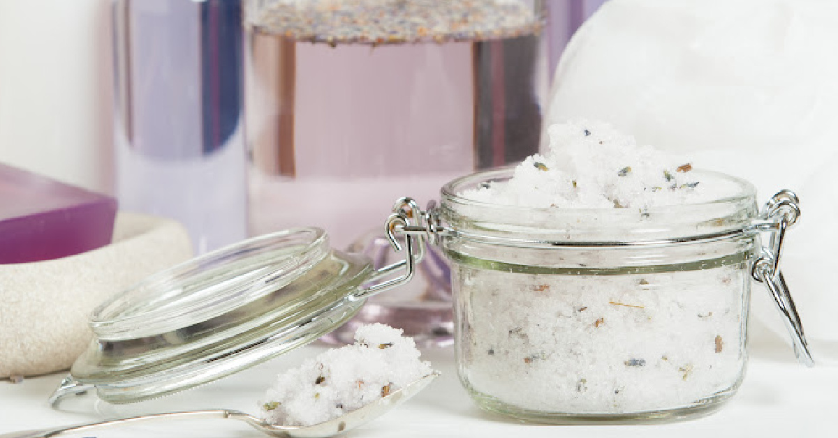 This Easy Sugar Scrub Is Perfect For DIY Christmas Gifts That Won’t Break The Bank Either