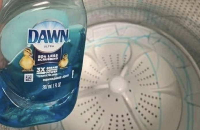 This Dawn Dish Soap Hack Will Get Out Grease, Make Your Whites Whiter, And Clean Your Washing Machine