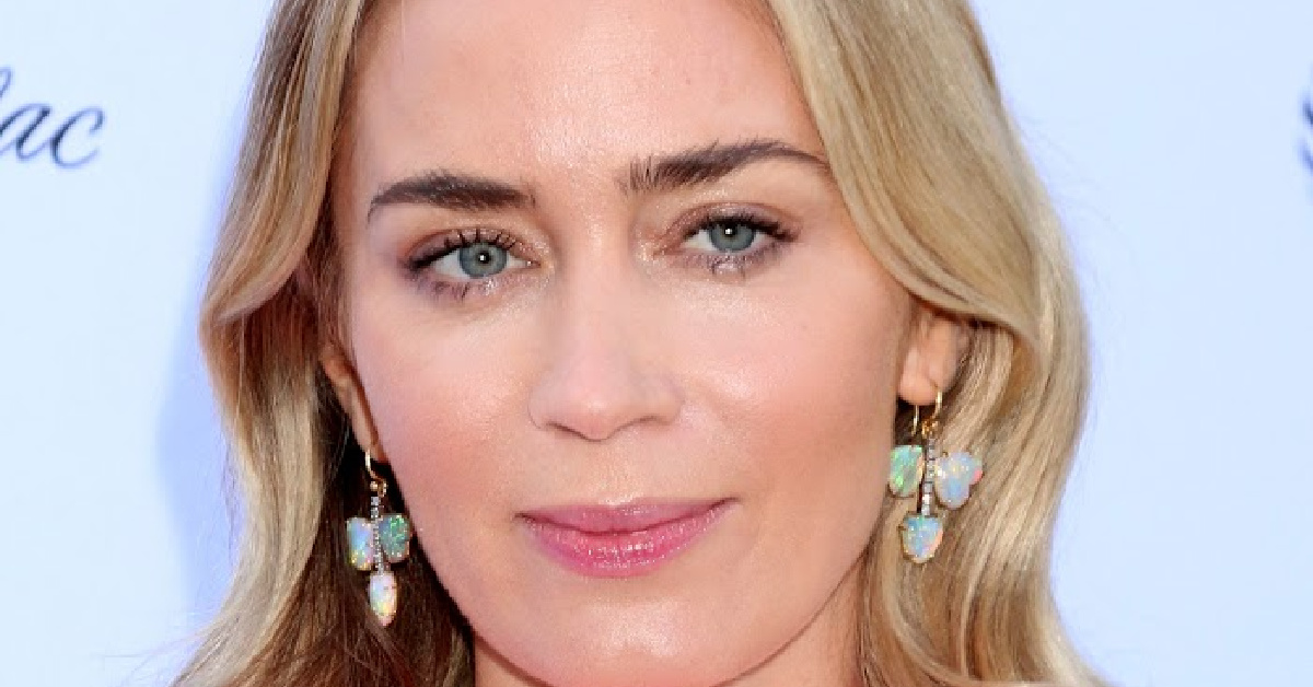 Emily Blunt Was Caught On Camera Calling A Server ‘Enormous’ And Now She’s Apologizing
