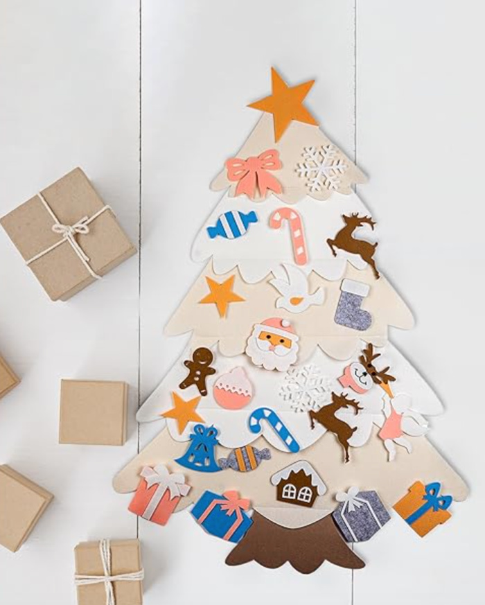 This Felt Christmas Tree Is Perfect For Kids To Play With This Holiday ...