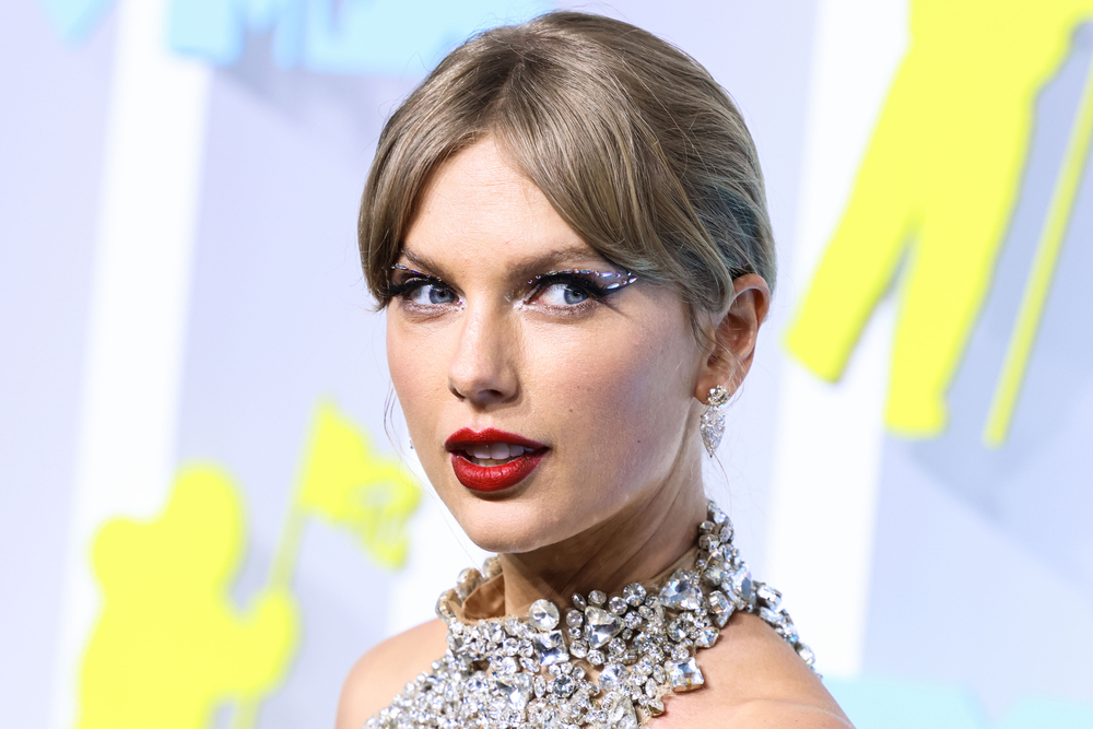 Here’s The Entire List of Taylor Swift’s Boyfriends Ranked By Height