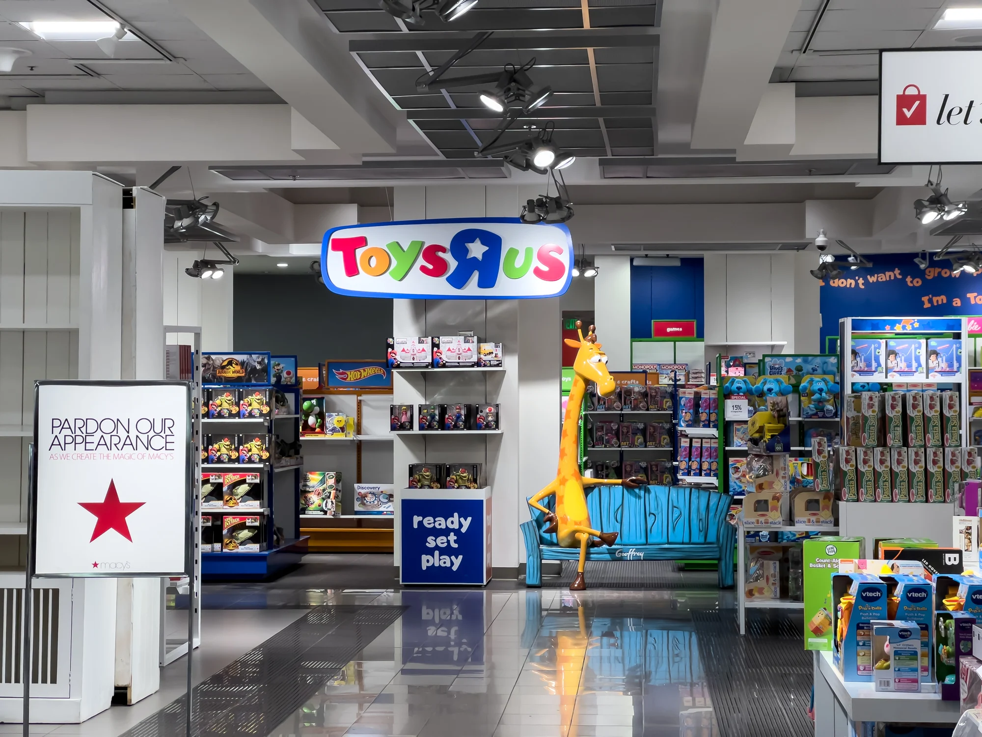 Toys R Us is Making A Comeback By Opening 24 New Stores and I'm