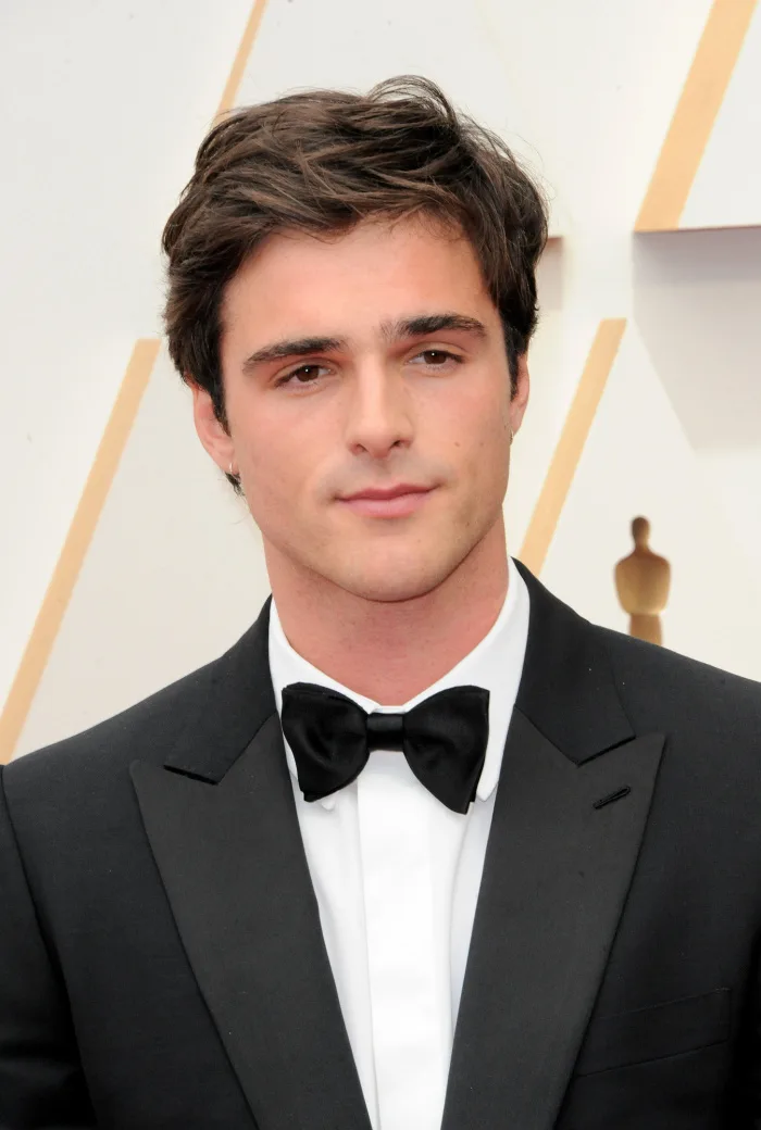 Jacob Elordi is Replacing Andrew Garfield as Frankenstein’s Monster In ...