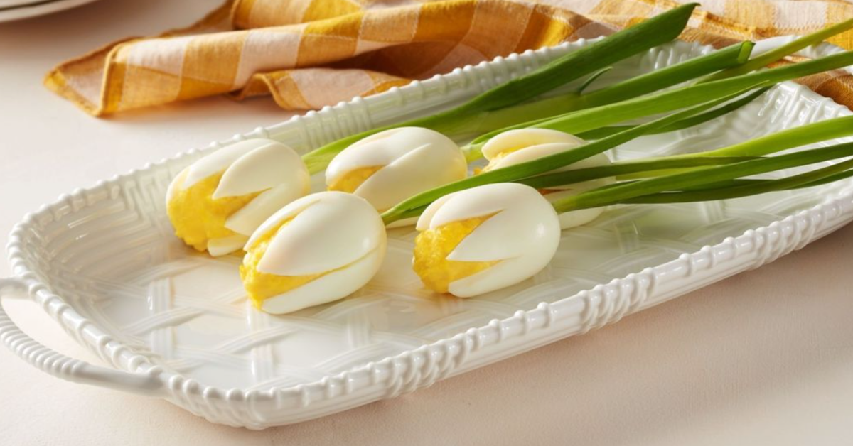 Here’s How You Can Make a Tulip Bouquet of Deviled Eggs For The Cutest Easter Appetizer