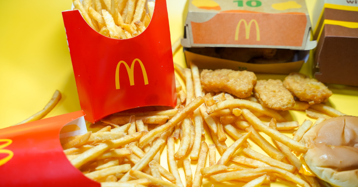 Here’s How to Order The McDonald’s Secret Menu Dinner Box  That Can Feed A Family Of Four