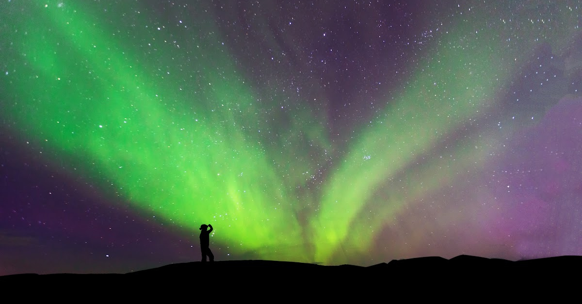 Here’s The Best Way To View The Northern and Southern Lights