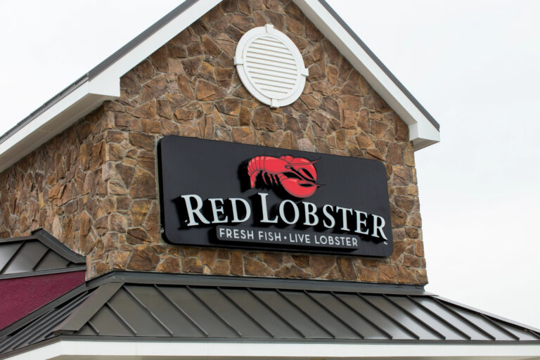 Red Lobster Has Been Quietly Closing Locations and We Are All Not Okay